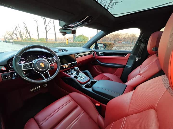 Фото 13 - Porsche Cayenne