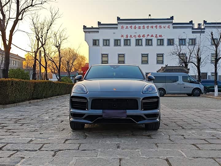 Фото 2 - Porsche Cayenne