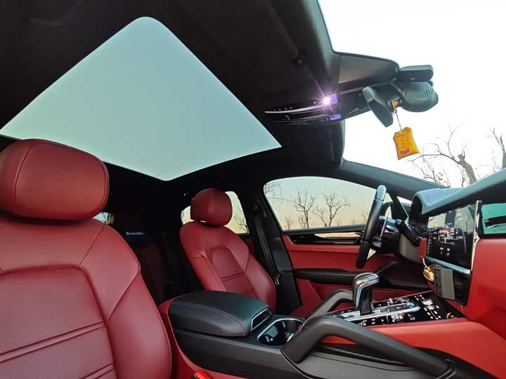 Фото 20 - Porsche Cayenne