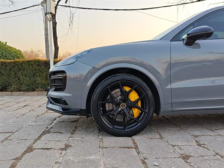 Фото 9 - Porsche Cayenne