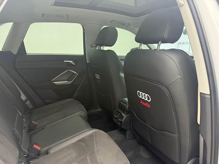 Фото 10 - Audi Q3