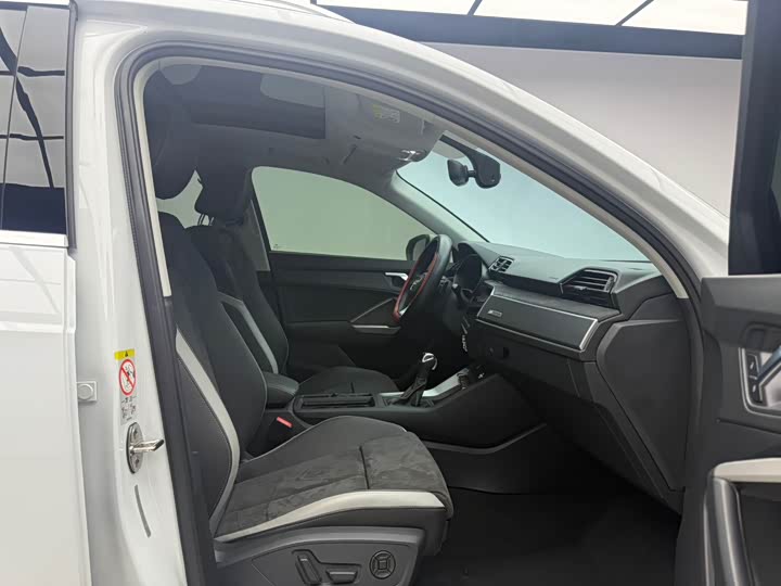 Фото 11 - Audi Q3