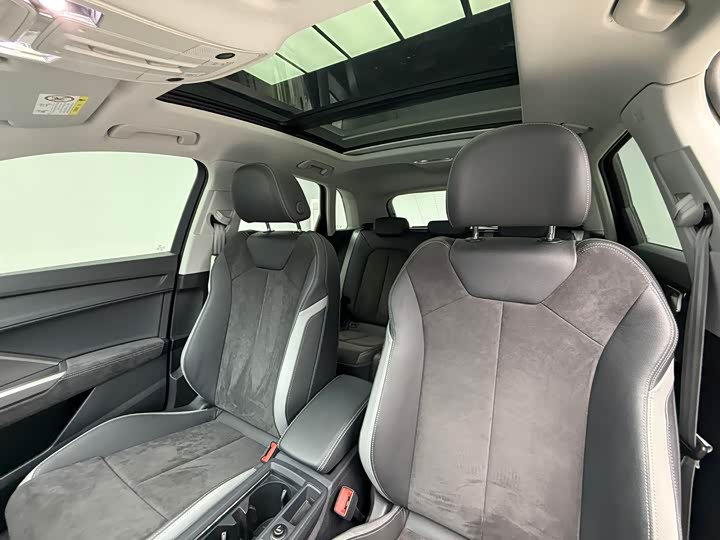 Фото 16 - Audi Q3