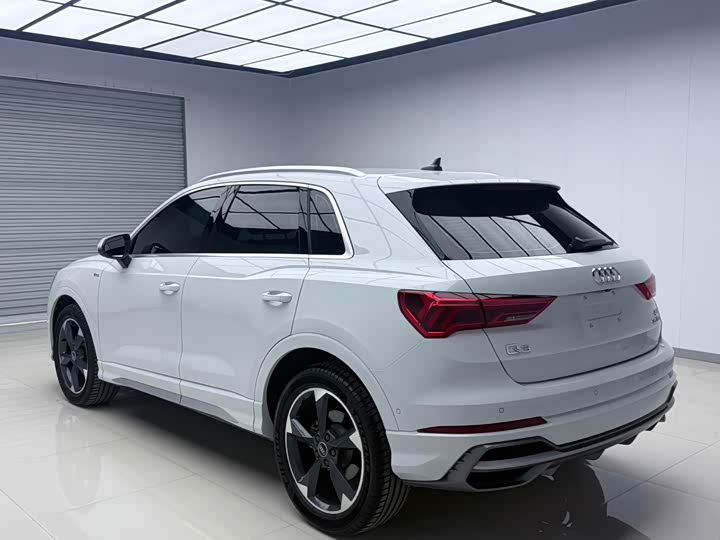 Фото 6 - Audi Q3