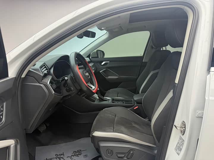 Фото 7 - Audi Q3