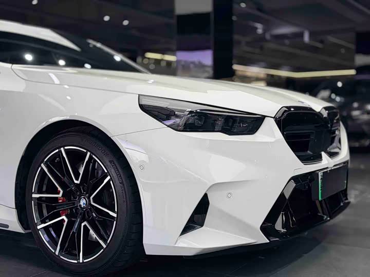 Фото 4 - BMW M5 Hybrid