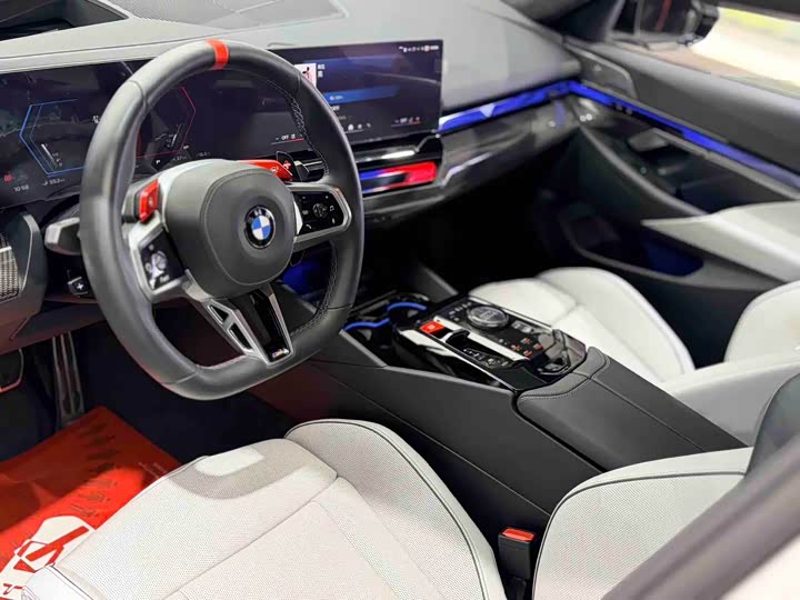 Фото 7 - BMW M5 Hybrid