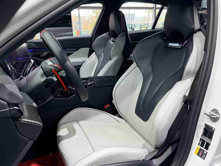 Фото 8 - BMW M5 Hybrid