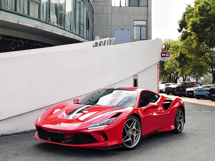 Фото 1 - Ferrari F8
