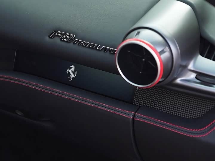 Фото 11 - Ferrari F8