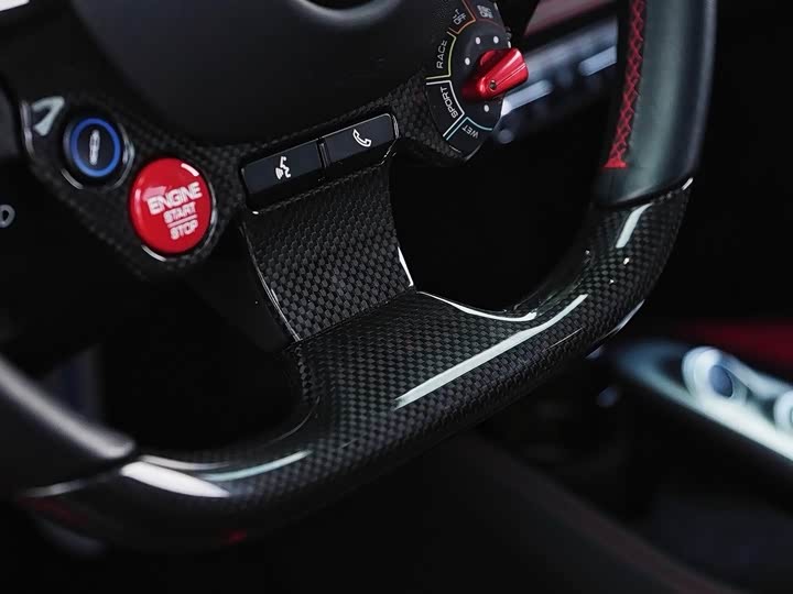 Фото 16 - Ferrari F8