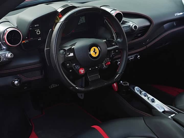 Фото 17 - Ferrari F8