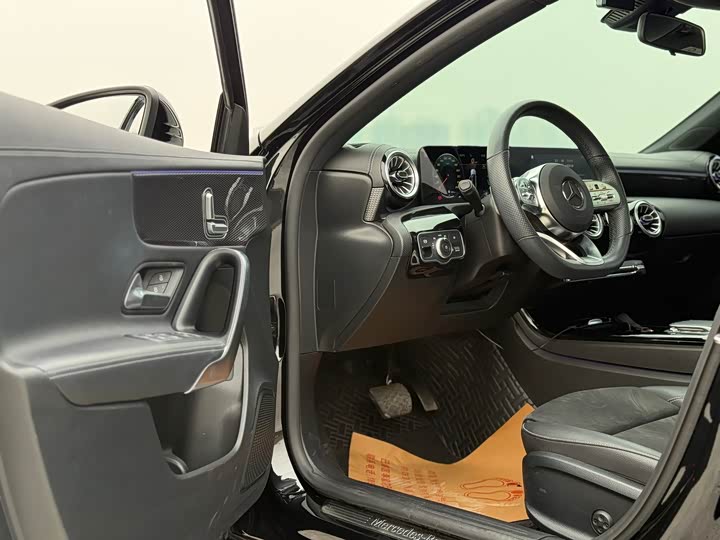 Фото 12 - Mercedes-Benz A-Class