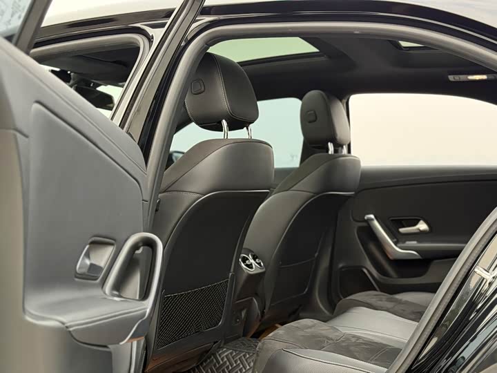 Фото 14 - Mercedes-Benz A-Class