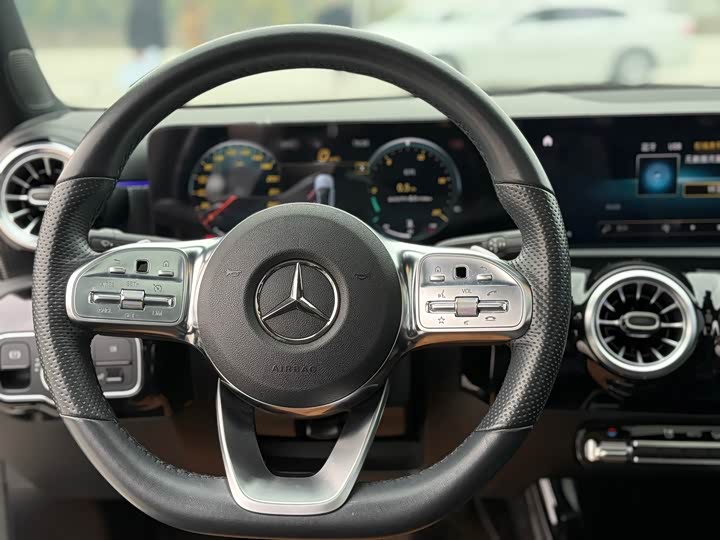 Фото 17 - Mercedes-Benz A-Class