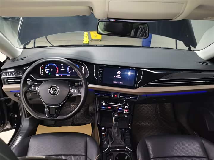 Фото 10 - Volkswagen Passat