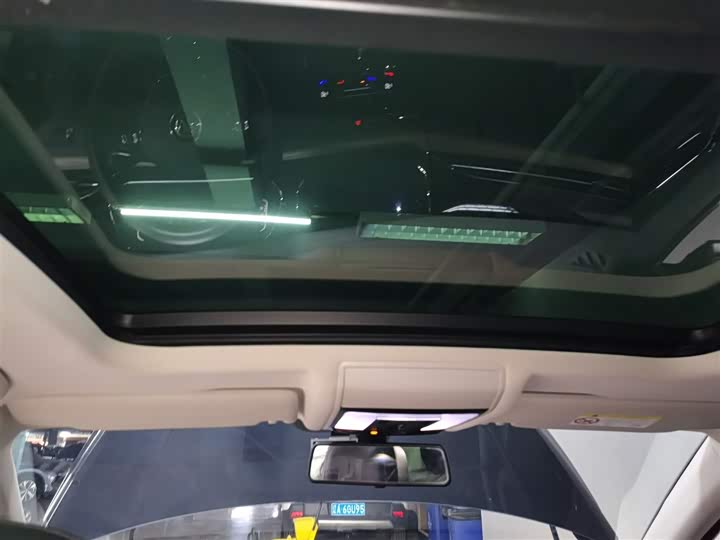 Фото 18 - Volkswagen Passat