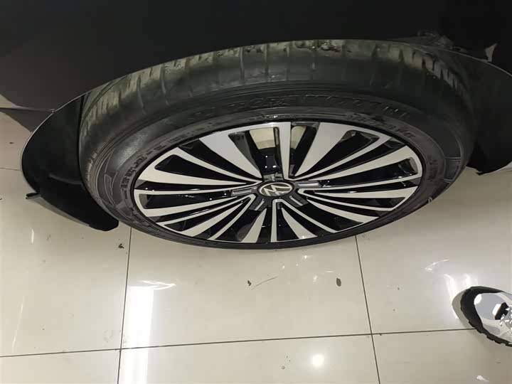 Фото 26 - Volkswagen Passat