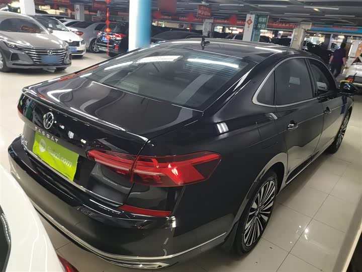 Фото 7 - Volkswagen Passat