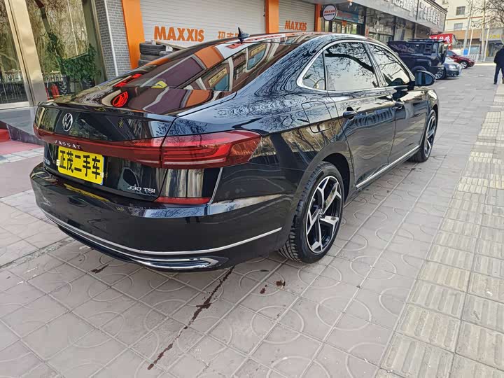 Фото 10 - Volkswagen Passat