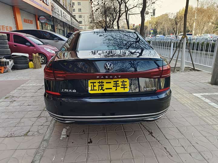 Фото 11 - Volkswagen Passat