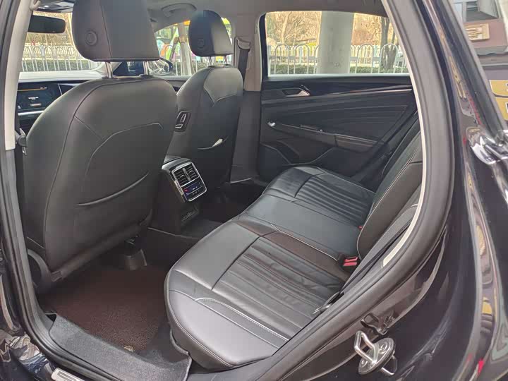 Фото 5 - Volkswagen Passat