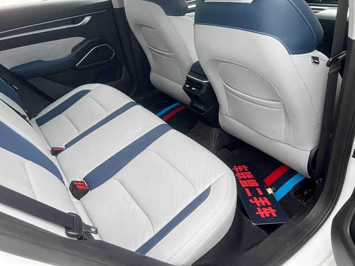 Фото 7 - Geely Emgrand