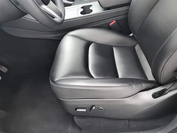 Фото 20 - Tesla Model Y