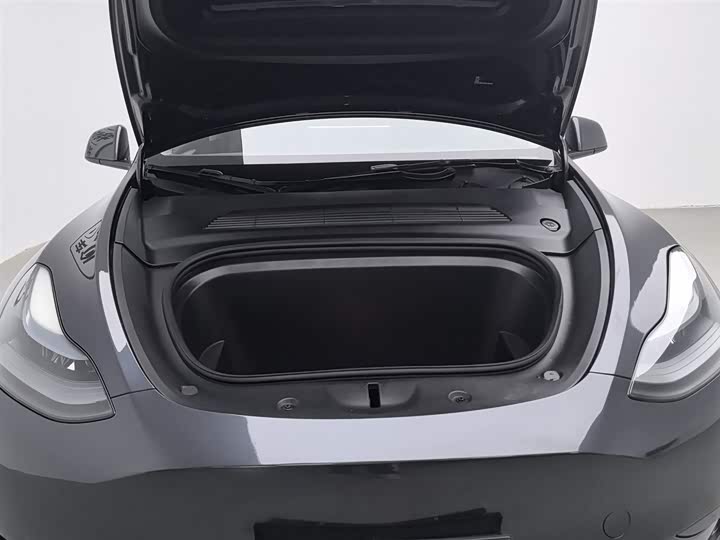 Фото 6 - Tesla Model Y