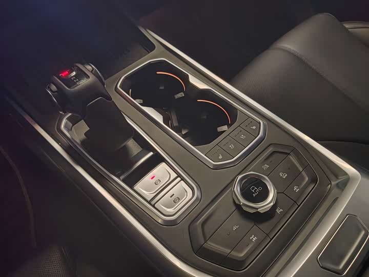 Фото 10 - Tank 400 Hybrid