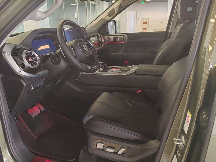 Фото 20 - Tank 400 Hybrid