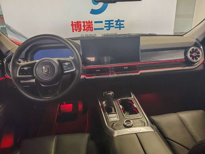 Фото 25 - Tank 400 Hybrid