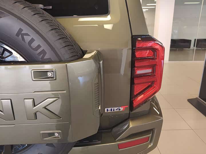 Фото 30 - Tank 400 Hybrid