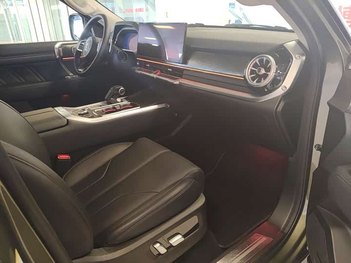 Фото 33 - Tank 400 Hybrid