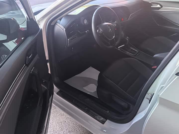 Фото 9 - Volkswagen Sagitar L