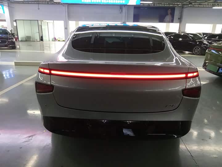 Фото 6 - XPeng P7