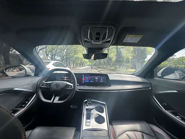 Фото 10 - MG Motor 7