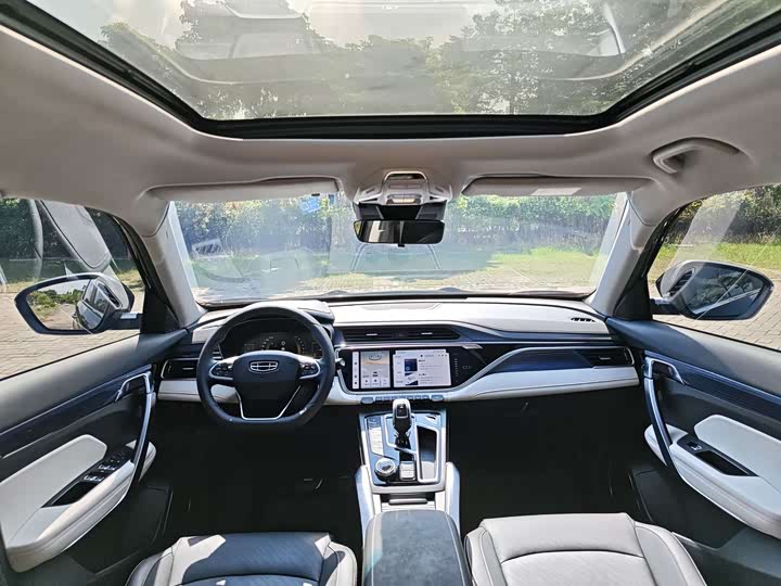 Фото 5 - Geely Atlas