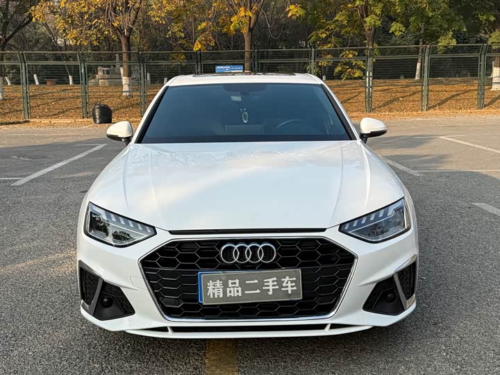 Фото 2 - Audi A4L