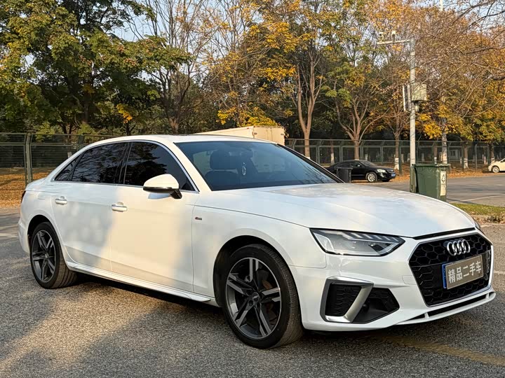 Фото 3 - Audi A4L