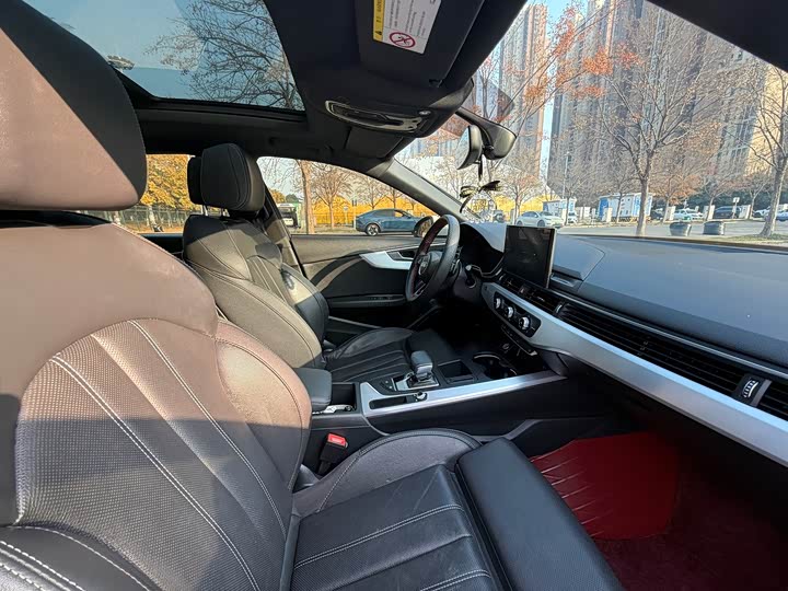 Фото 9 - Audi A4L