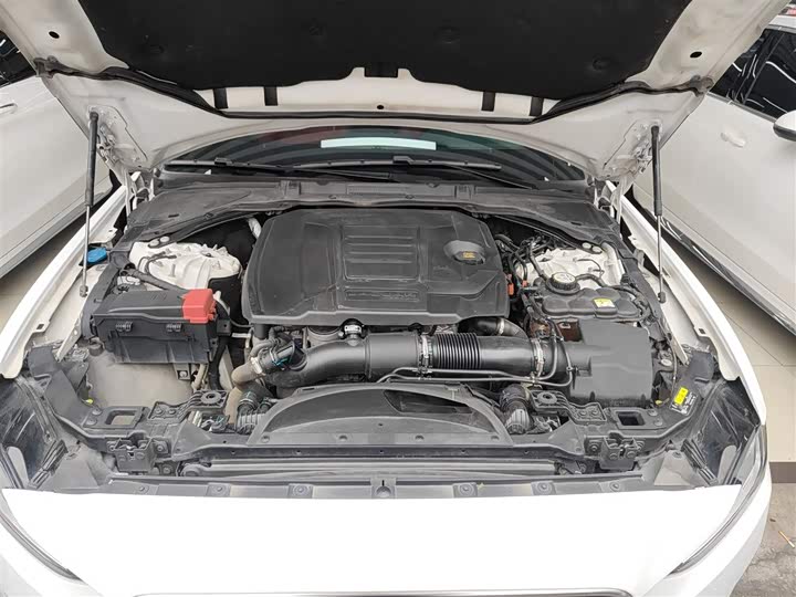 Фото 20 - Jaguar XE L