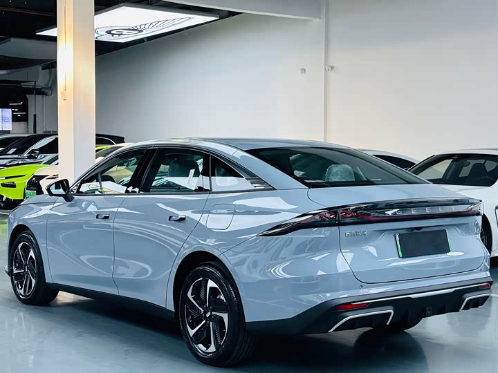 Фото 13 - Geely Galaxy L6