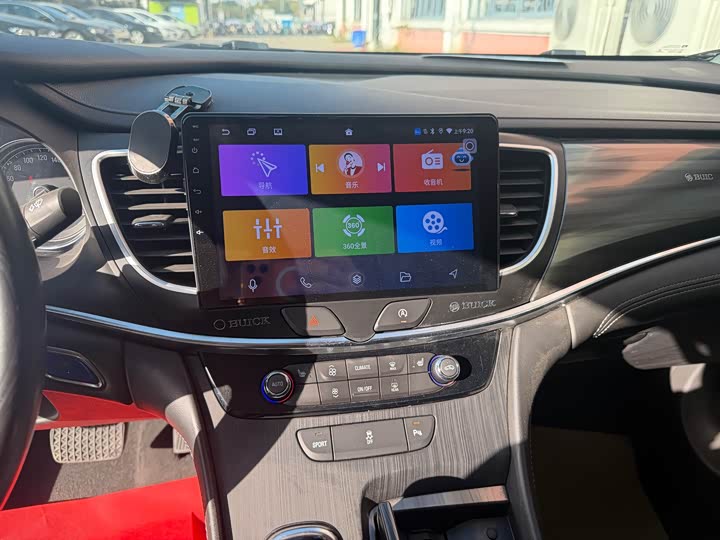 Фото 8 - Buick LaCrosse