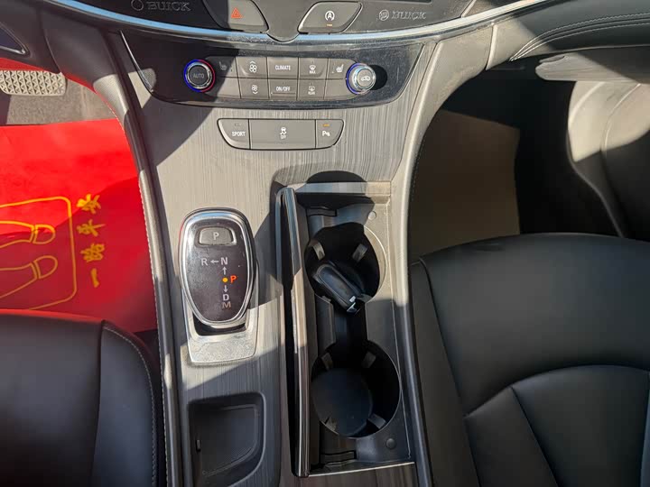 Фото 9 - Buick LaCrosse