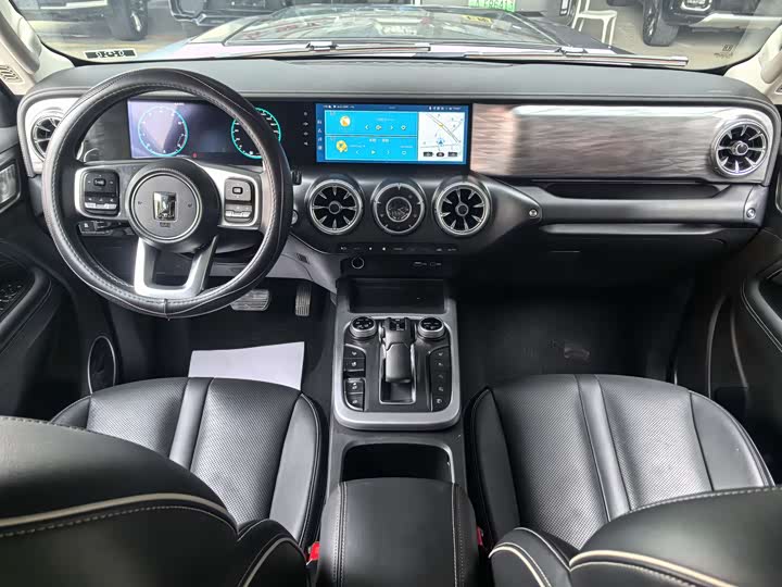 Фото 11 - Tank 300