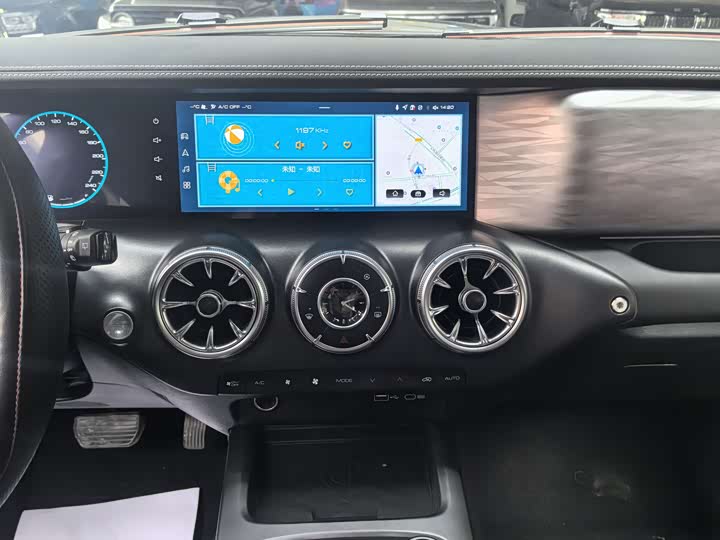 Фото 9 - Tank 300