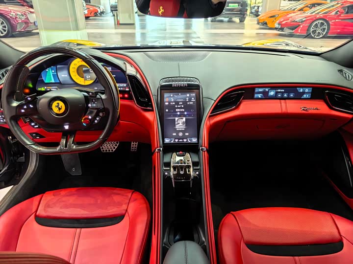 Фото 11 - Ferrari Roma