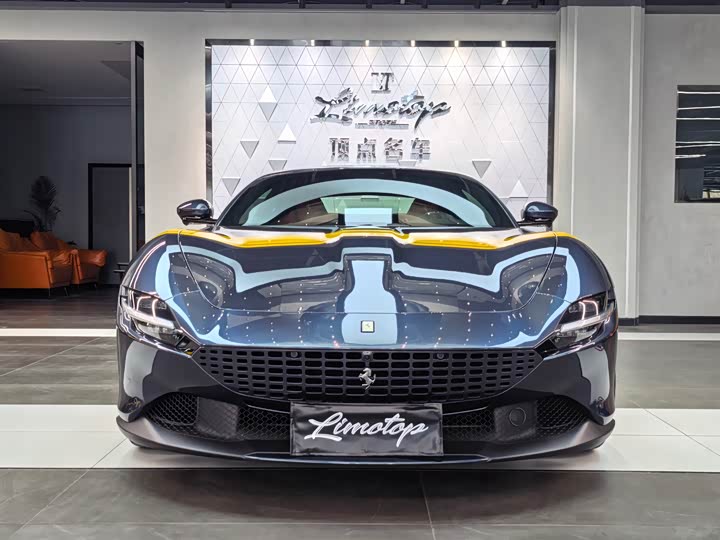 Фото 2 - Ferrari Roma