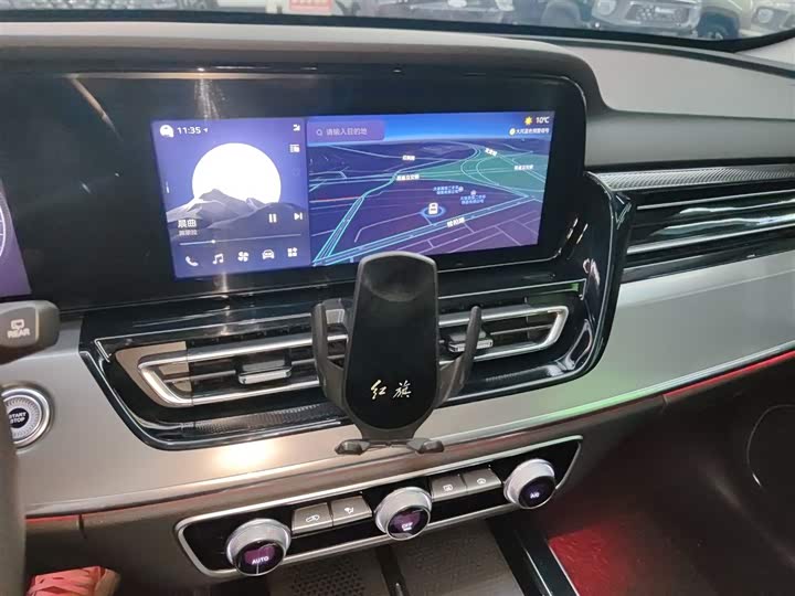 Фото 13 - Hongqi HS5